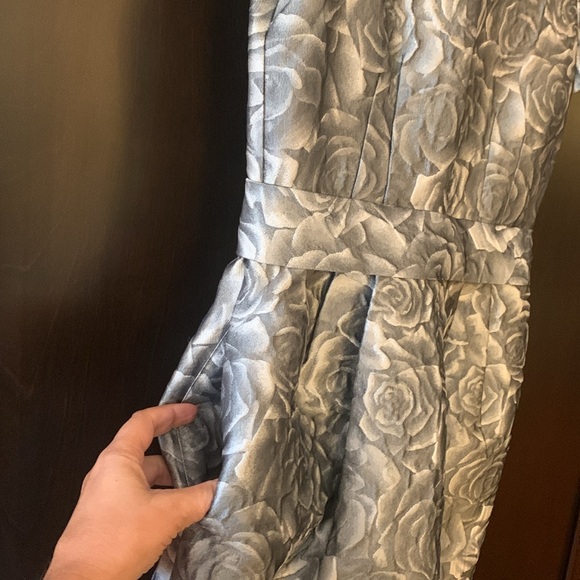 CH Carolina Herrera Grey Floral Embossed Jacquard Belted Knee Length Dress s 2 - Picture 11 of 13